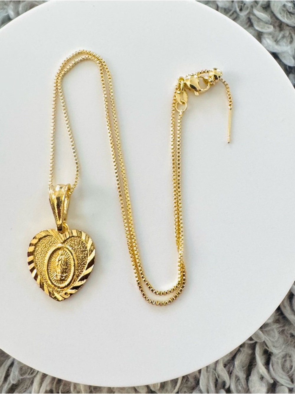 Our Lady Guadalupe Gold Heart Pendant Necklace. 14K Gold Plated. New